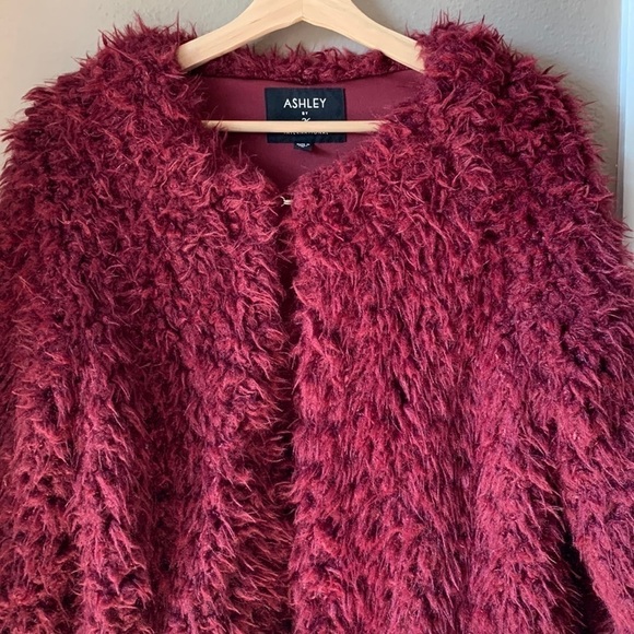 ASHLEY BY 26 INTERNATIONAL Faux Fur Maroon Cardigan Sweater - Picture 1 of 6